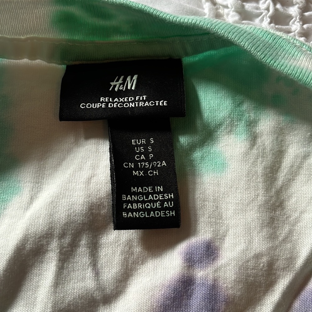 H & M Relaxed Fit Tie Dye Heatwave(s) Tee - Picture 4 of 5